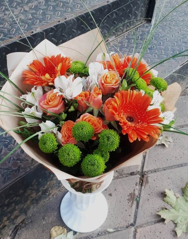 Букет цветов из: Герберы, Хризантемы, Альстромерии и Розы в Егерухай