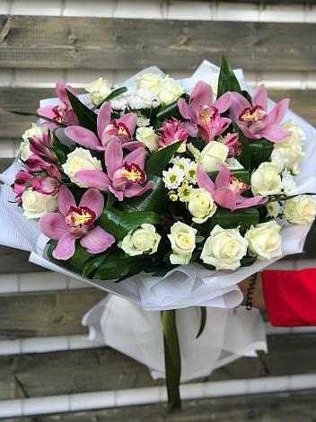 Букет цветов из: Розы и Хризантемы в Егерухай