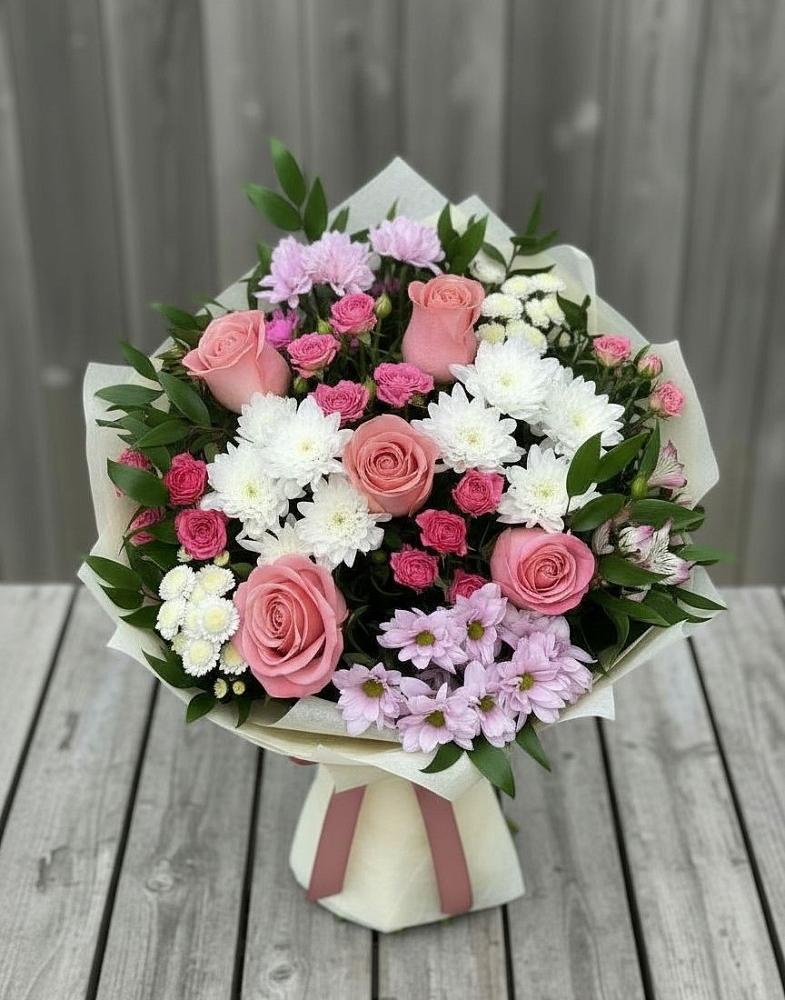 Букет цветов из: Альстромерии, Гвоздики, Розы и Хризантемы в Егерухай