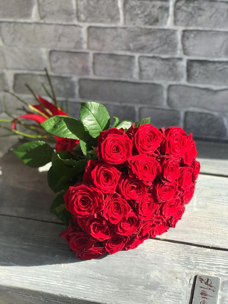 Букет Красные розы Фридом в Егерухай
