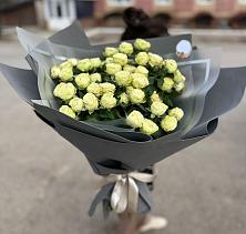 Букет Белые кустовые розы Солинеро в Егерухай