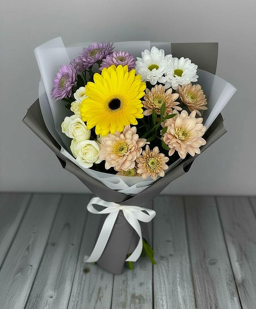 Букет цветов из: Розы, Герберы и Хризантемы в Егерухай