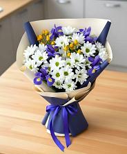 Букет цветов из:  Розы, Ирисы и Хризантемы в Егерухай