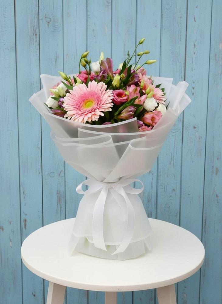 Букет цветов из: Герберы, Альстромерии и Лизиантусы в Егерухай