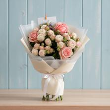 Букет цветов из:  Розы в Егерухай