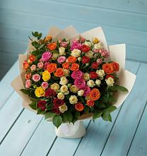 Букет Микс из разноцветных кустовых роз в Егерухай